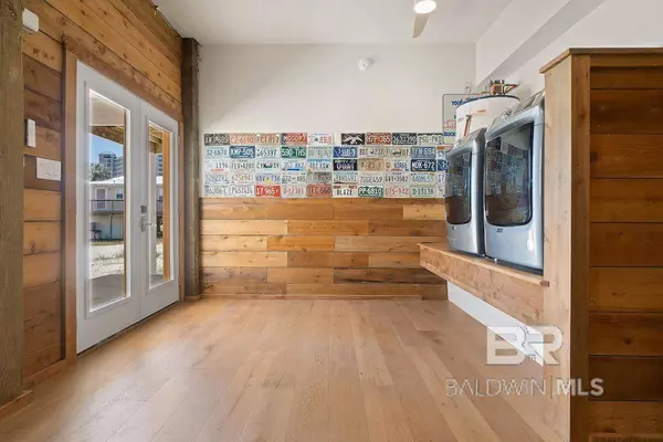 453 E 2nd Avenue, Gulf Shores, AL 36542