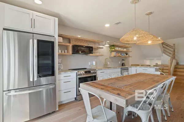 453 E 2nd Avenue, Gulf Shores, AL 36542