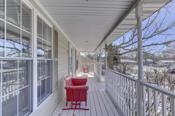 80 S Chase Drive, Crown Point, IN 46307