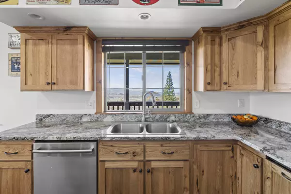 5039 E Antelope Rd, Eagle Point, OR 97524