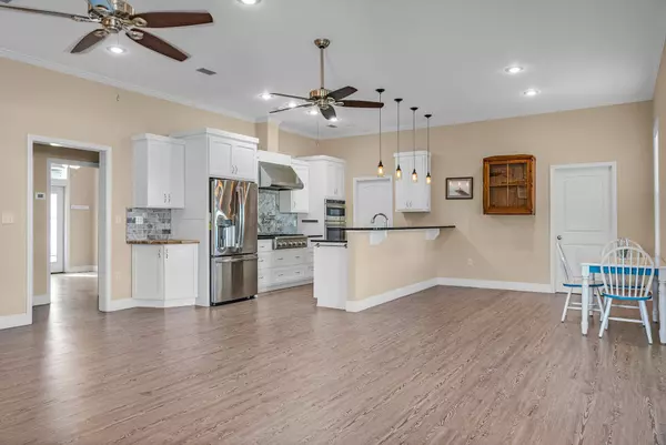 6427 Georgia Ave, Port St Joe, FL 32456