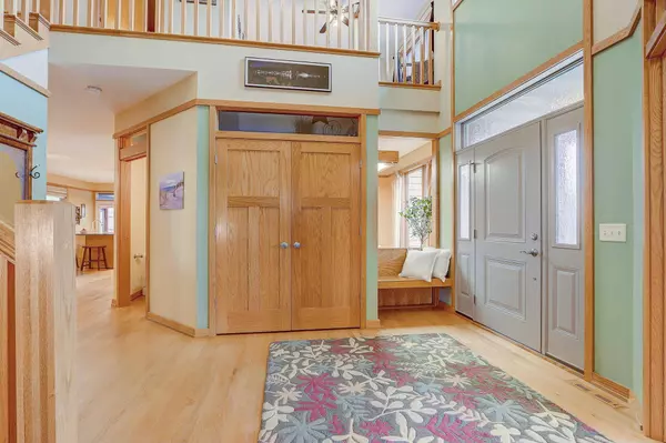 511 S Meadowbrook Lane, Waunakee, WI 53597