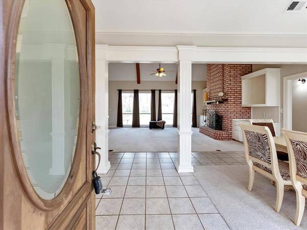 4 Bobby Jones LN, Hilltop Lakes, TX 77871