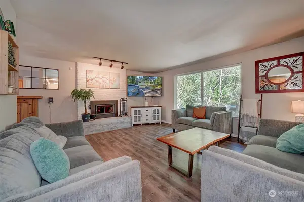 8185 NE View Ridge LN, Poulsbo, WA 98370