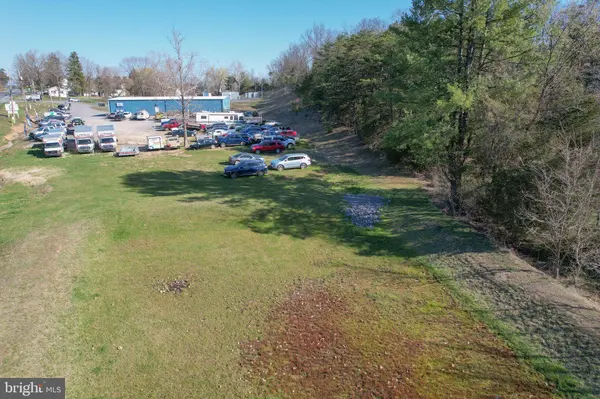 874 CHESHIRE RD, Bunker Hill, WV 25413