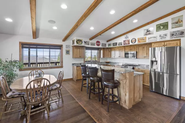 5039 E Antelope Rd, Eagle Point, OR 97524