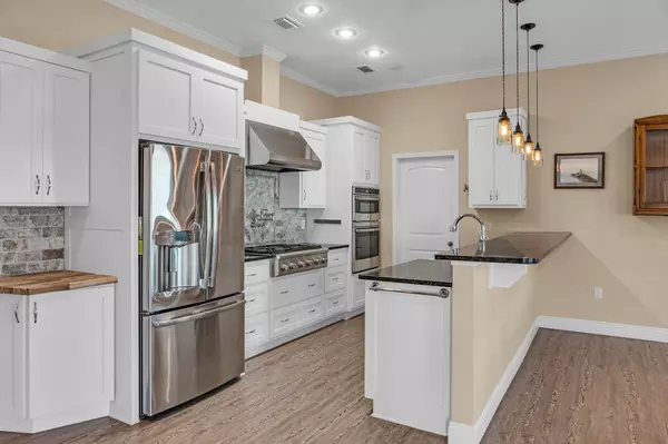 6427 Georgia Ave, Port St Joe, FL 32456