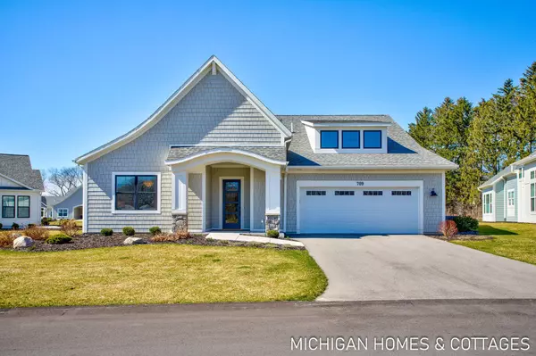 709 Bay Shore Drive, Holland, MI 49424