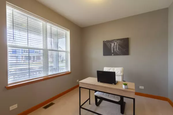 3053 Chalkstone AVE, Elgin, IL 60124