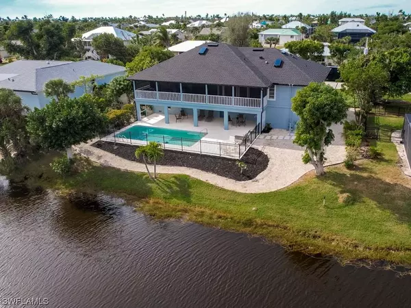 696 Durion CT, Sanibel, FL 33957