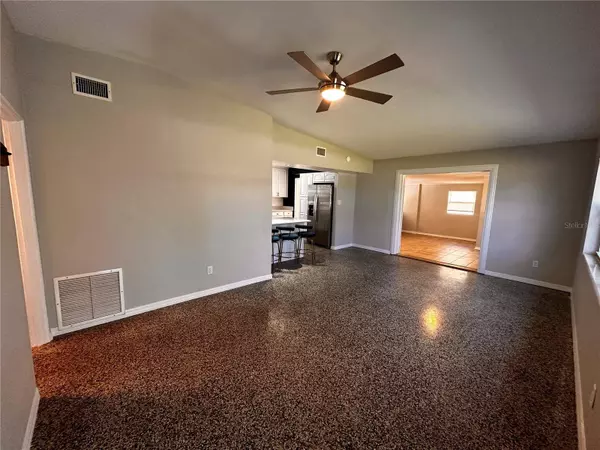 2520 LAKE WADE CT, Orlando, FL 32806