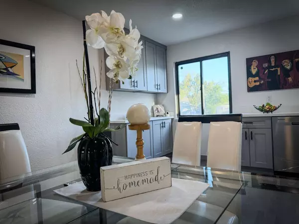 345 S Lindley DR, Sacramento, CA 95815