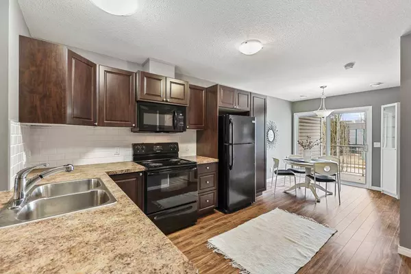 134B 6 AVE, Strathmore, AB T1P 1B8