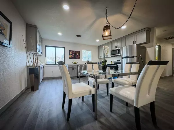 345 S Lindley DR, Sacramento, CA 95815