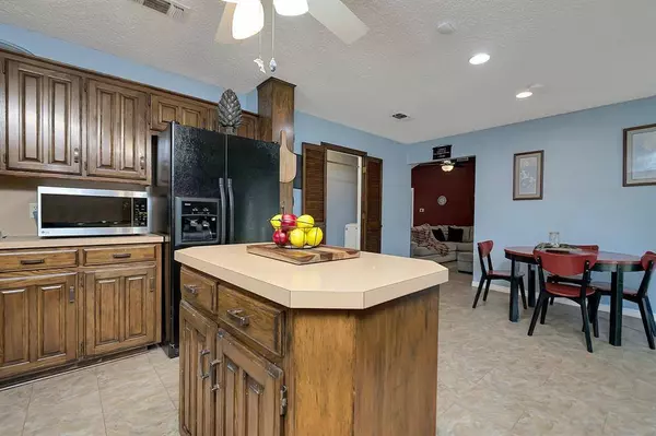 4914 Millsprings Court, Arlington, TX 76017