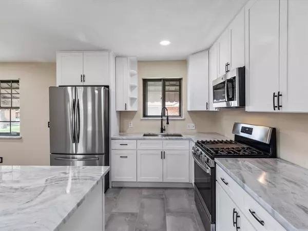 334 Mizell Street, Duncanville, TX 75116