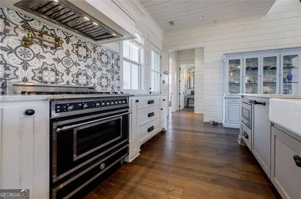 1661 Old Jones, Alpharetta, GA 30004