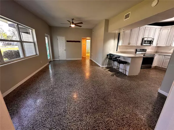 2520 LAKE WADE CT, Orlando, FL 32806