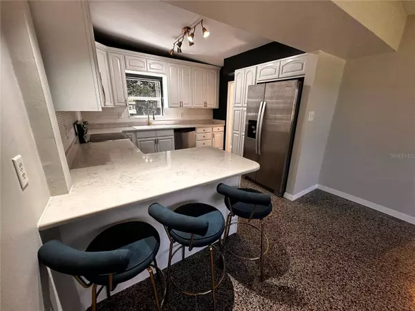 2520 LAKE WADE CT, Orlando, FL 32806