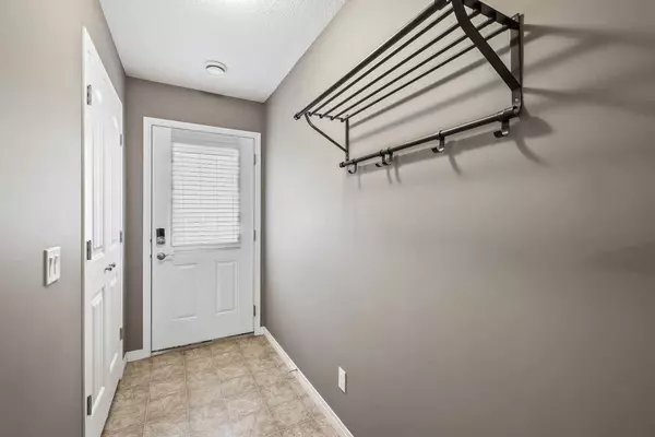 134B 6 AVE, Strathmore, AB T1P 1B8