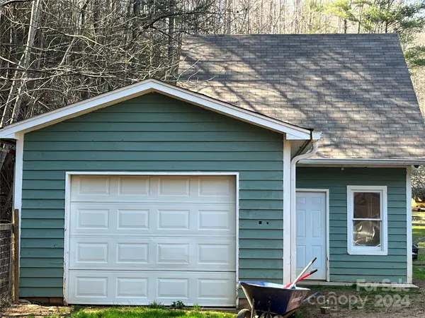 2624 Setzers Creek RD, Lenoir, NC 28645