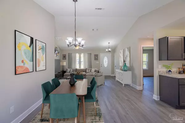 7268 Rolling Hills Rd, Pensacola, FL 32505