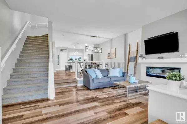 4122 CHAPPELLE GR SW, Edmonton, AB T6W 4M5