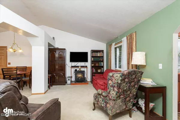 5271 S Tennyson CT, Wasilla, AK 99623