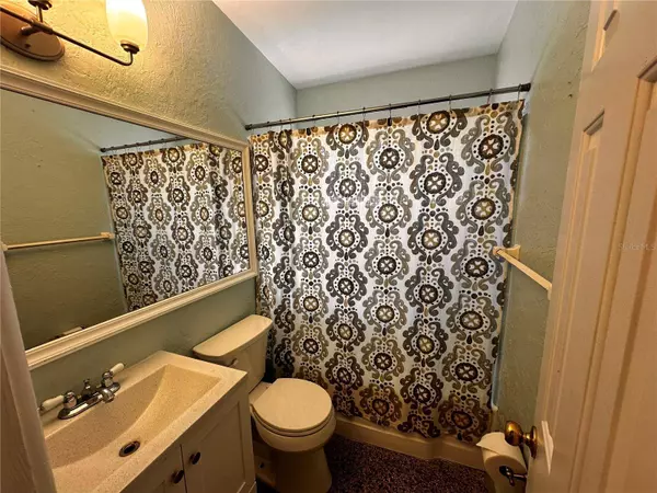 2520 LAKE WADE CT, Orlando, FL 32806