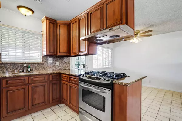 7008 Briggs DR, Sacramento, CA 95828