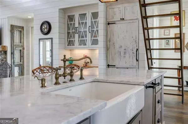 1661 Old Jones, Alpharetta, GA 30004