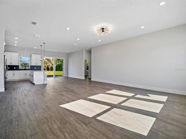 4 LONG PL, Palm Coast, FL 32137