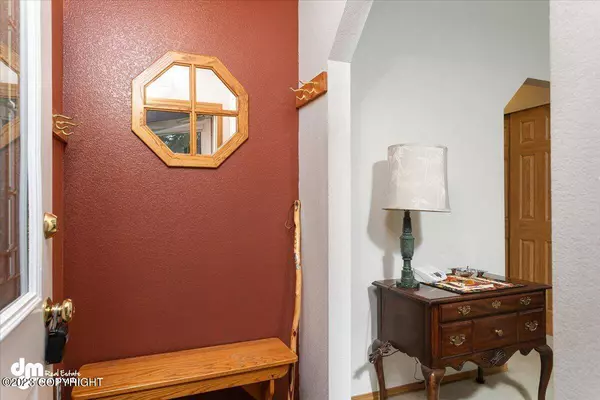 5271 S Tennyson CT, Wasilla, AK 99623