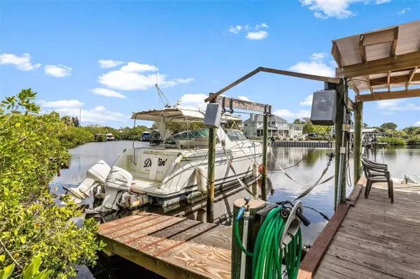 503 1ST AVE NW, Ruskin, FL 33570