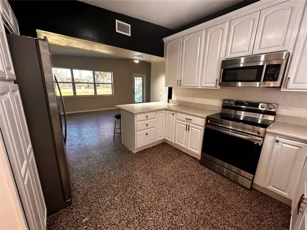 2520 LAKE WADE CT, Orlando, FL 32806