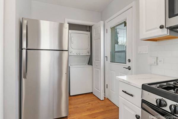 718 Sheridan DR, Wauconda, IL 60084