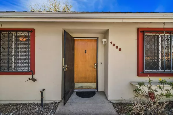 7008 Briggs DR, Sacramento, CA 95828