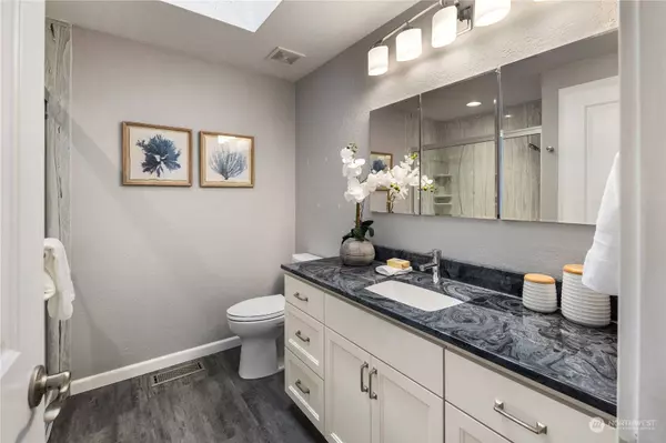 11 143rd ST SE, Lynnwood, WA 98087