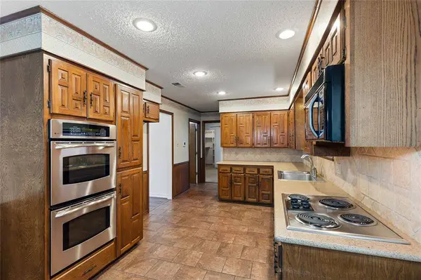 2320 San Miguel Street, Sherman, TX 75092