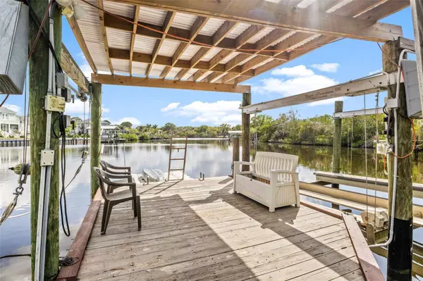 503 1ST AVE NW, Ruskin, FL 33570