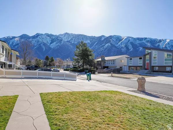 1811 E CRESCENT VIEW DR S, Sandy, UT 84094