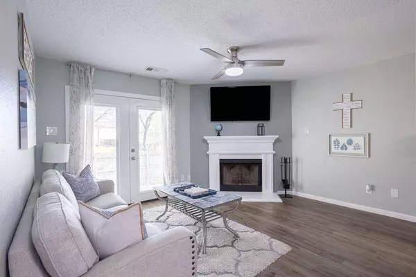 1605 Creekside Avenue, Sherman, TX 75092