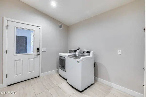 333 E GEORGIA Avenue, Phoenix, AZ 85012