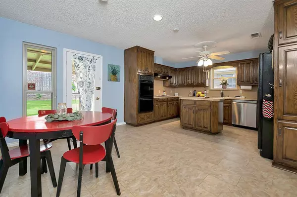 4914 Millsprings Court, Arlington, TX 76017