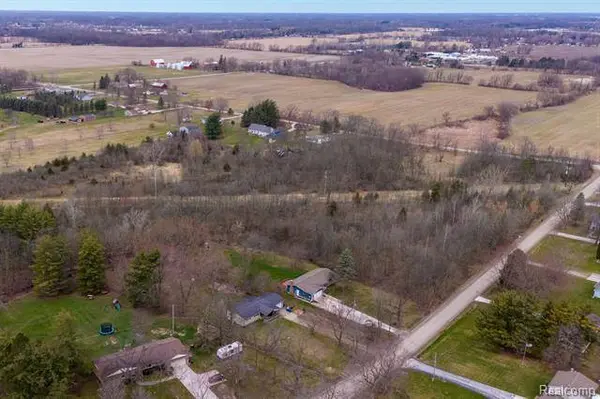 11050 MAIN Road, Fenton Twp, MI 48430