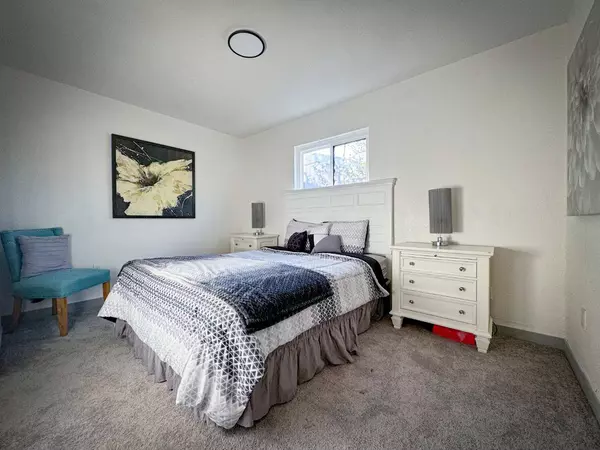 345 S Lindley DR, Sacramento, CA 95815