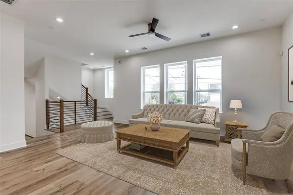 728 E 33rd ST, Houston, TX 77022