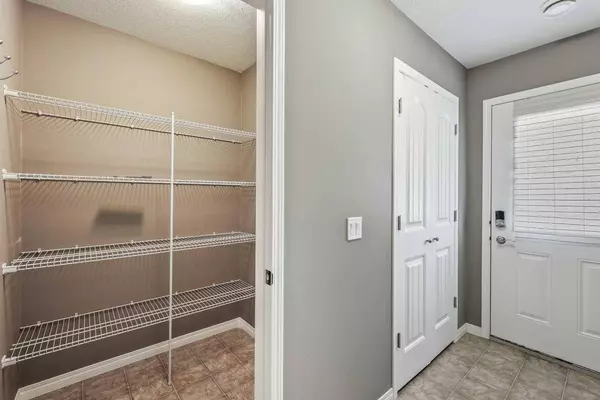 134B 6 AVE, Strathmore, AB T1P 1B8