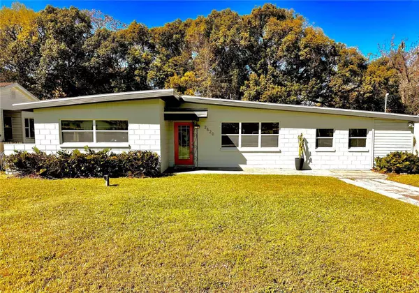 2520 LAKE WADE CT, Orlando, FL 32806