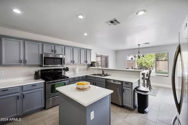 1118 W SWAN Drive, Chandler, AZ 85286